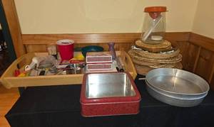 lot 196 image: Mixed Collection of Kitchenware and Decorative Items