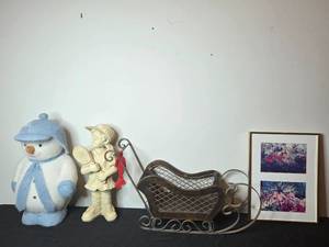 lot 212 image: Collection of Winter and Holiday Decor with Framed Floral Prints