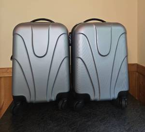 lot 220 image: Set of 2 Silver Hard Shell Luggage with Combination Lock