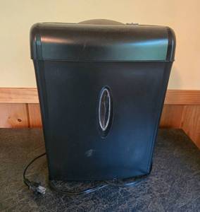 lot 223 image: Casemate WM675XB Paper Shredder