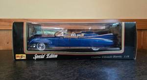 lot 236 image: Maisto Special Edition 118 Cadillac Eldorado Biarritz Diecast Model
