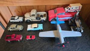 lot 247 image: Collection of Vintage Die-Cast Model Cars and Airplane