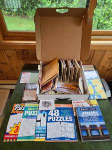 lot 279 image: Collection of Puzzle Books, Cookbooks & Recipe Cards