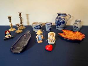 lot 318 image: Collection of Decorative Ceramics and Figurines, including 1986 Lucy Rigg Bears
