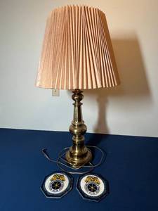 lot 342 image: Vintage Brass Tone Table Lamp with Pleated Shade and Teamsters Coasters