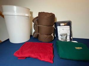 lot 343 image: Set of Recliner Cover, Teamsters Blankets & Sleeping Bag