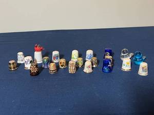 lot 354 image: Assorted Decorative Thimbles