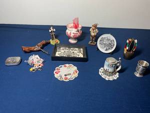 lot 369 image: Assorted Swiss and German Souvenirs Collection