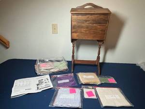 lot 373 image: VTG Floor Standing Sewing Box, Assorted Quilting Fabric Squares and Heartfelt Garden Quilt Pattern
