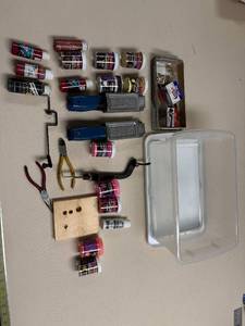lot 384 image: Fishing Jig Molding and Painting Set with Pro-Tec Powder Paint and Eagle Claw Hooks