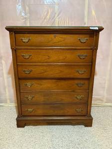 lot 387 image: Vintage Wooden Chest of Drawers with Brass Tone Handles