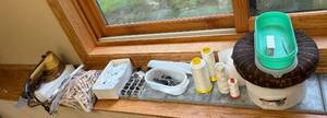 lot 397 image: Vintage Sewing Supplies Set and Sunbeam Iron