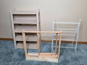 lot 438 image: Set of 3 Household Storage Racks Wooden Shelf, Metal Rack, and Wooden Quilt Rack