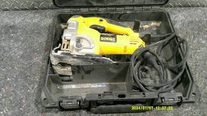 Dewalt DW331 Scroll Saw w/ Case