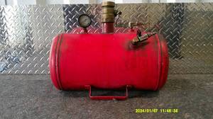 lot 6 image: Air Canister w Large Valve