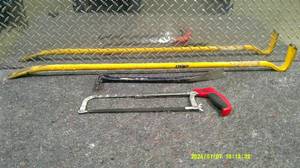 lot 46 image: Two Pry Bar Lot