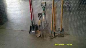 lot 122 image: Yard Tools Lot