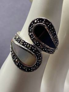 Sterling Silver 925 Onyx Mother of Pearl Marcasite Ring Size 8