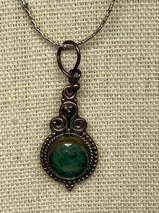 lot 21B image: Sterling Silver 925 Necklace with Green Gemstone Pendant