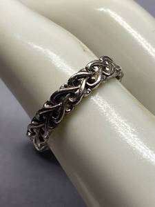 lot 35B image: Sterling Silver 925 Braided Pattern Ring Size 8