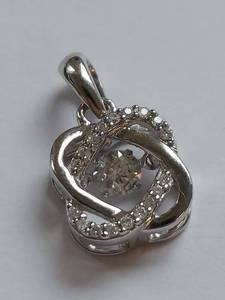 Unique Designs NY 14k White Gold Movable Diamond Pendant