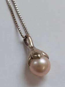 lot 7X image: Sterling Silver Pearl Pendant Necklace