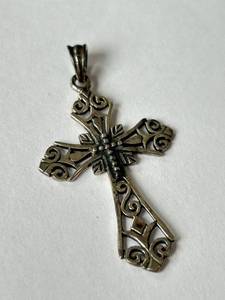 lot 11X image: Sterling Silver Cross Pendant Intricate Design