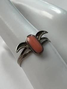 lot 18X image: Vintage Sterling Silver Ring with Coral Stone Inlay