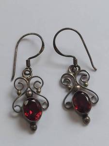 lot 25X image: Elegant Sterling Silver Red Gemstone Earrings