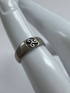lot 99X image: Sterling Silver Vintage Ring
