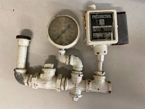 lot 23E image: Minneapolis-Honeywell Pressuretrol System Vintage
