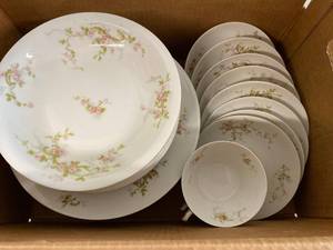 lot 39E image: Vintage Floral Porcelain Dinnerware Set Plates & Saucers