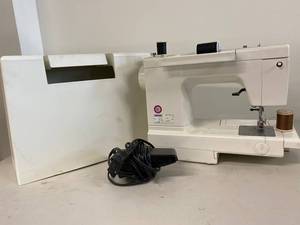 lot 44E image: Dorina 730 Sewing Machine with Case & Pedal