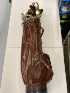 lot 46E image: Vintage Golf Club Set with Classic Leather Bag