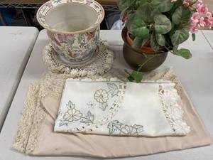 lot 58E image: Vintage Floral Ceramic Planter with Lace Doilies and Table Linens