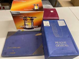 lot 59E image: Prague Crystal Vase, Puralum Fondue Forks, HoMedics AromaSpa & Wooden Box Set