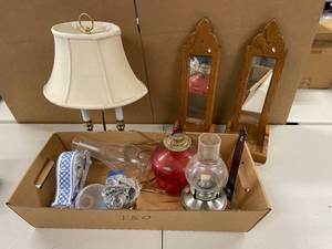 lot 75E image: Vintage Decor Lot Lamp & Ceramics