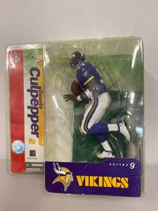 lot 42Z image: McFarlane NFL Daunte Culpepper Vikings Action Figure Series 9