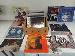lot 19K image: Vintage Vinyl Record Collection Assorted Artists