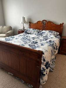 lot 17L image: American Drew Hardwood and Hand Carved Queen Bed Frame and Queen Size Sleep Number Mattress