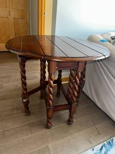 lot 26L image: Antique-Style Drop Leaf Round Table with Twist Legs