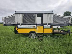 2006 Fleetwood Pop Up Toy Hauler