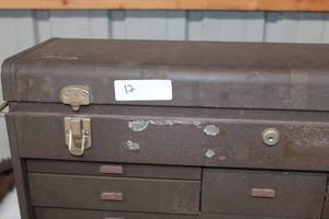 lot 12 image: Vintage Tool Box