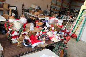 lot 58 image: Very Large Lot of Christmas Items.