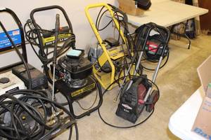 lot 75 image: Lot of 4 Pressure Washers - PartsProjects