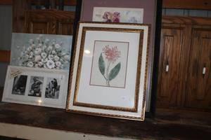 lot 89 image: Lot of Flower Framed Items