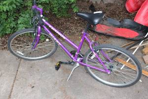 lot 103 image: Purple Giant Acapulco Bicycle