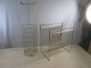 lot 12 image: (BSB) Metal Wire Bath Tissue Holder...