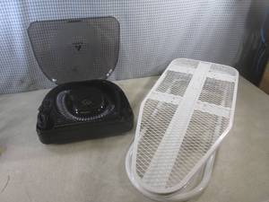 lot 13 image: (F-3) Andis Hair Dryer Works and Me...