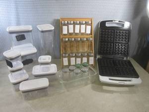 lot 14 image: (G-1) Misc Kitchen - Waffle Maker, ...